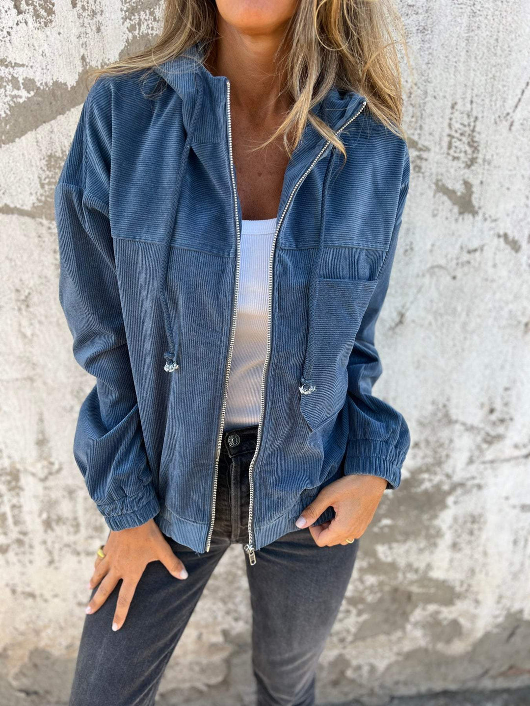 Lila – Casual Jacket with Hood and Zip