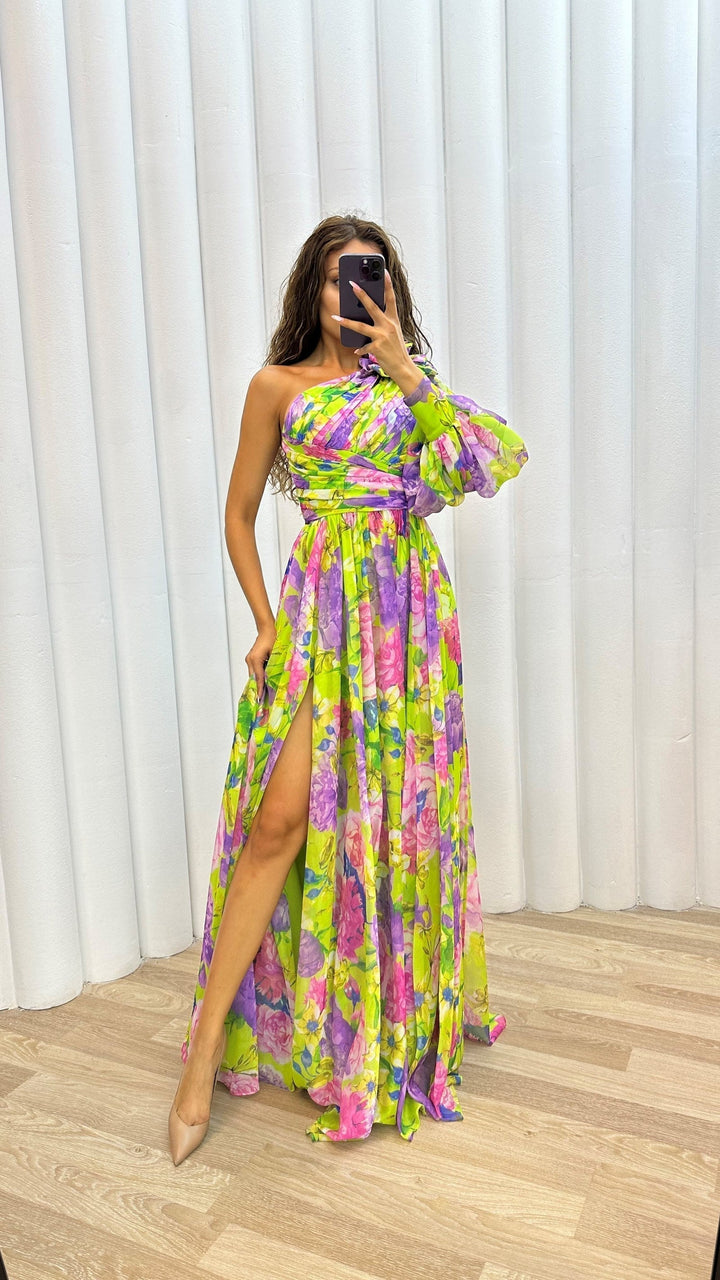 Melina – Flowing Elegant Gown