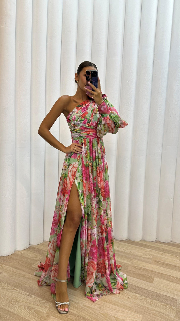 Melina – Flowing Elegant Gown