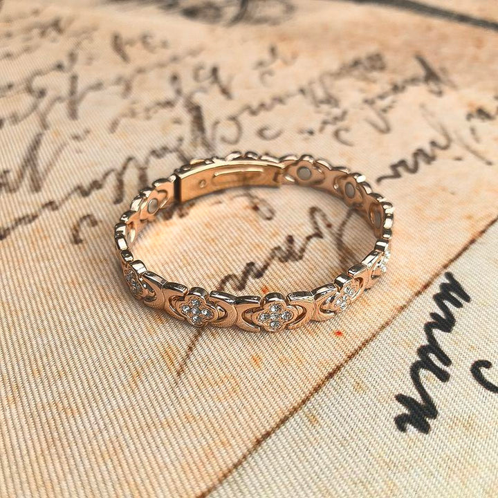 Faelith – Elegant Magnetic Copper Bangle