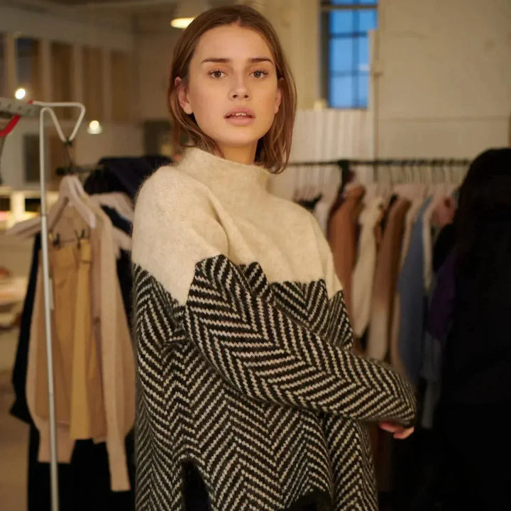 Isabelle – Turtleneck Jumper