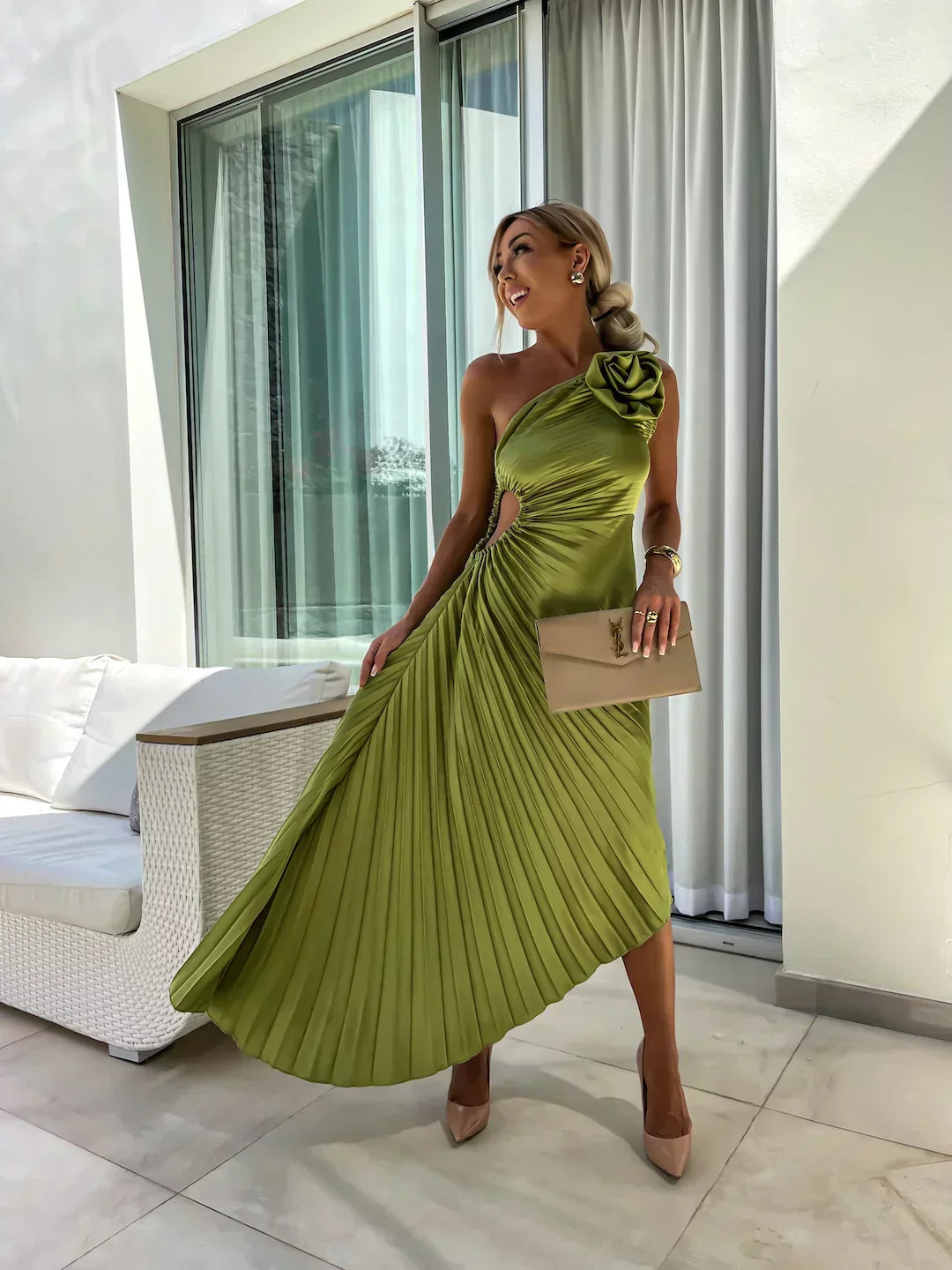 Florie – Romantic Floral Midi Dress