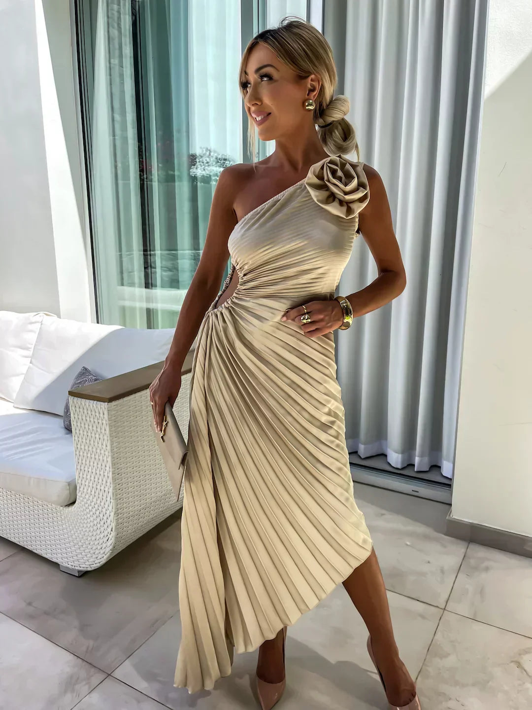 Vivian – Soft Feminine Dress